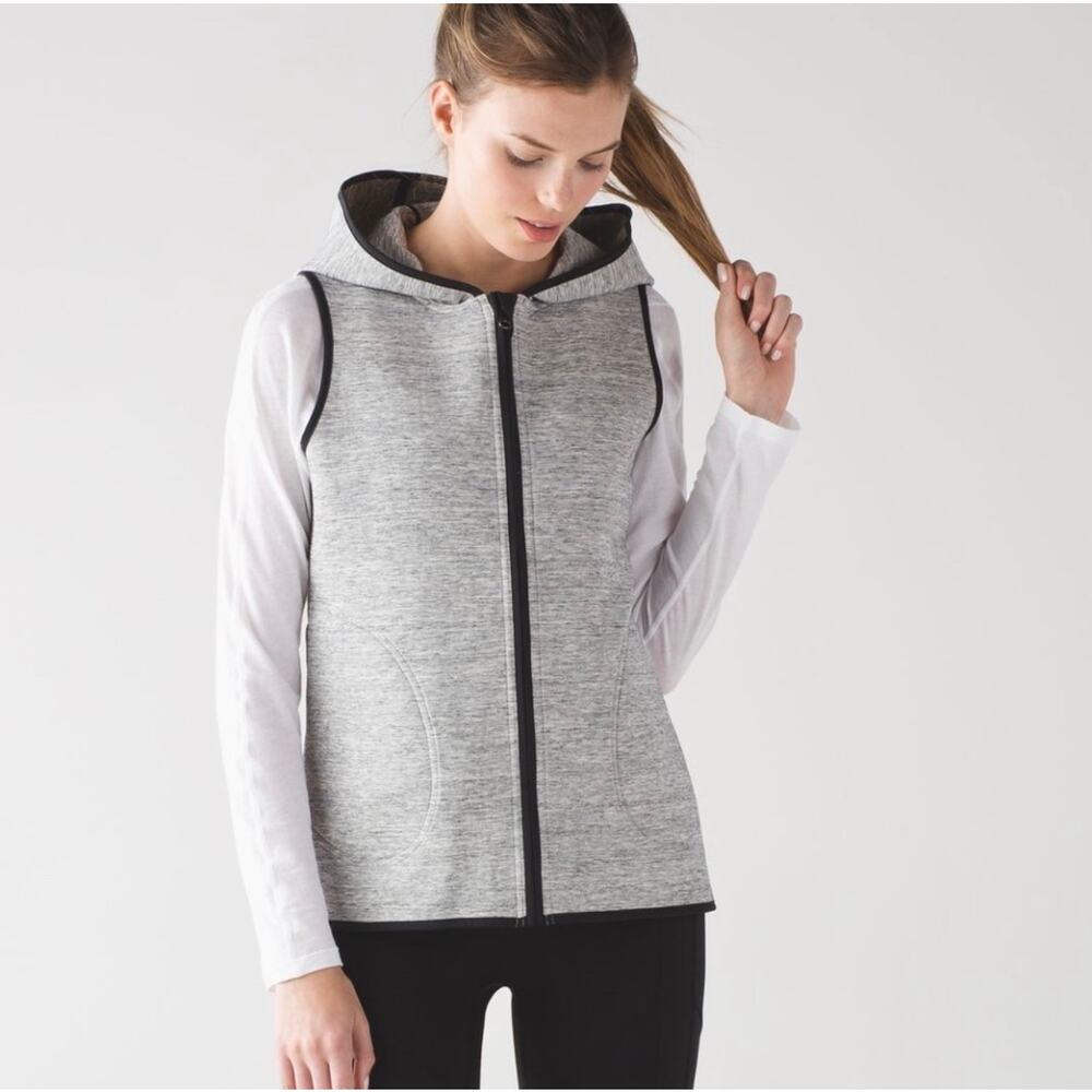 Lululemon Insculpt Gray Black Reversible Vest 8